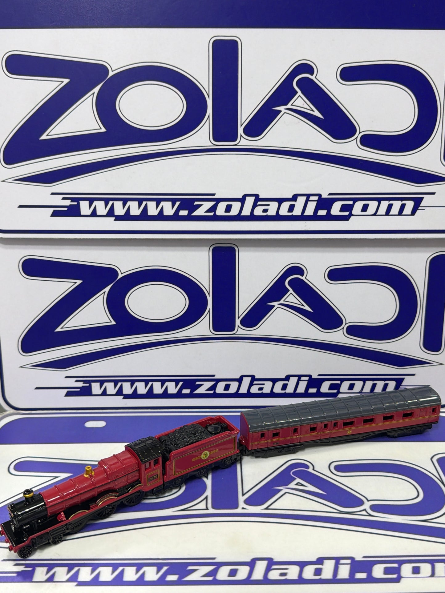 06 HARRY POTTER EXPRESO DE HOGWARTS TOMICA