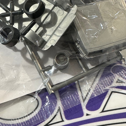 Maqueta 1/43 Delorean Back To The Future Aoshima