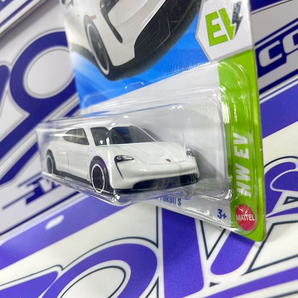 JJJ05 PORSCHE TAYCAN TURBO S