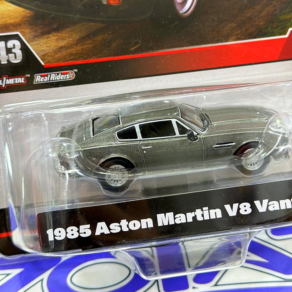 HWT12 ASTON MARTIN V8 VANTAGE