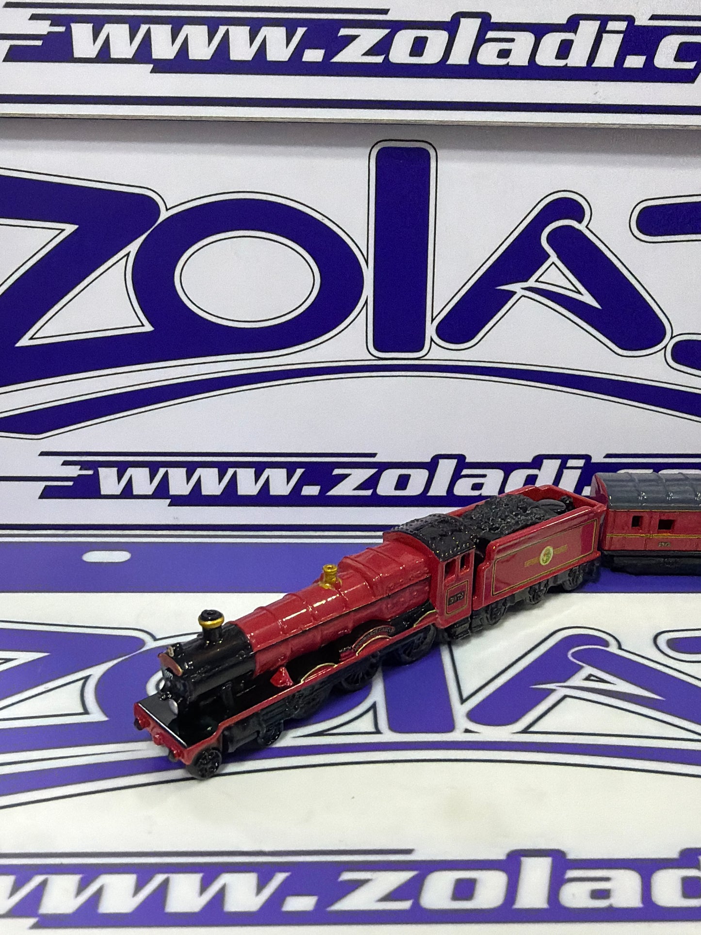 06 HARRY POTTER EXPRESO DE HOGWARTS TOMICA