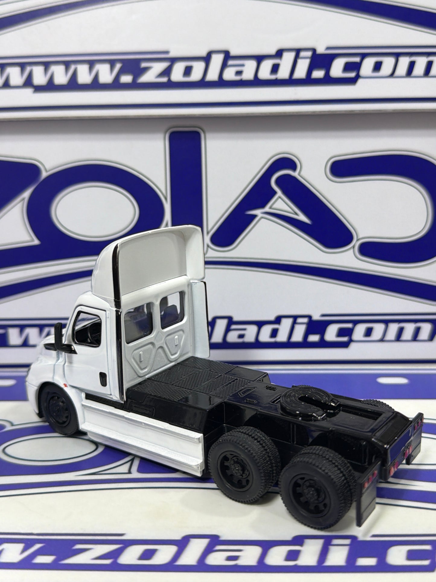 SU FREIGHTLINER CASCADIA 1/62 KINSMART
