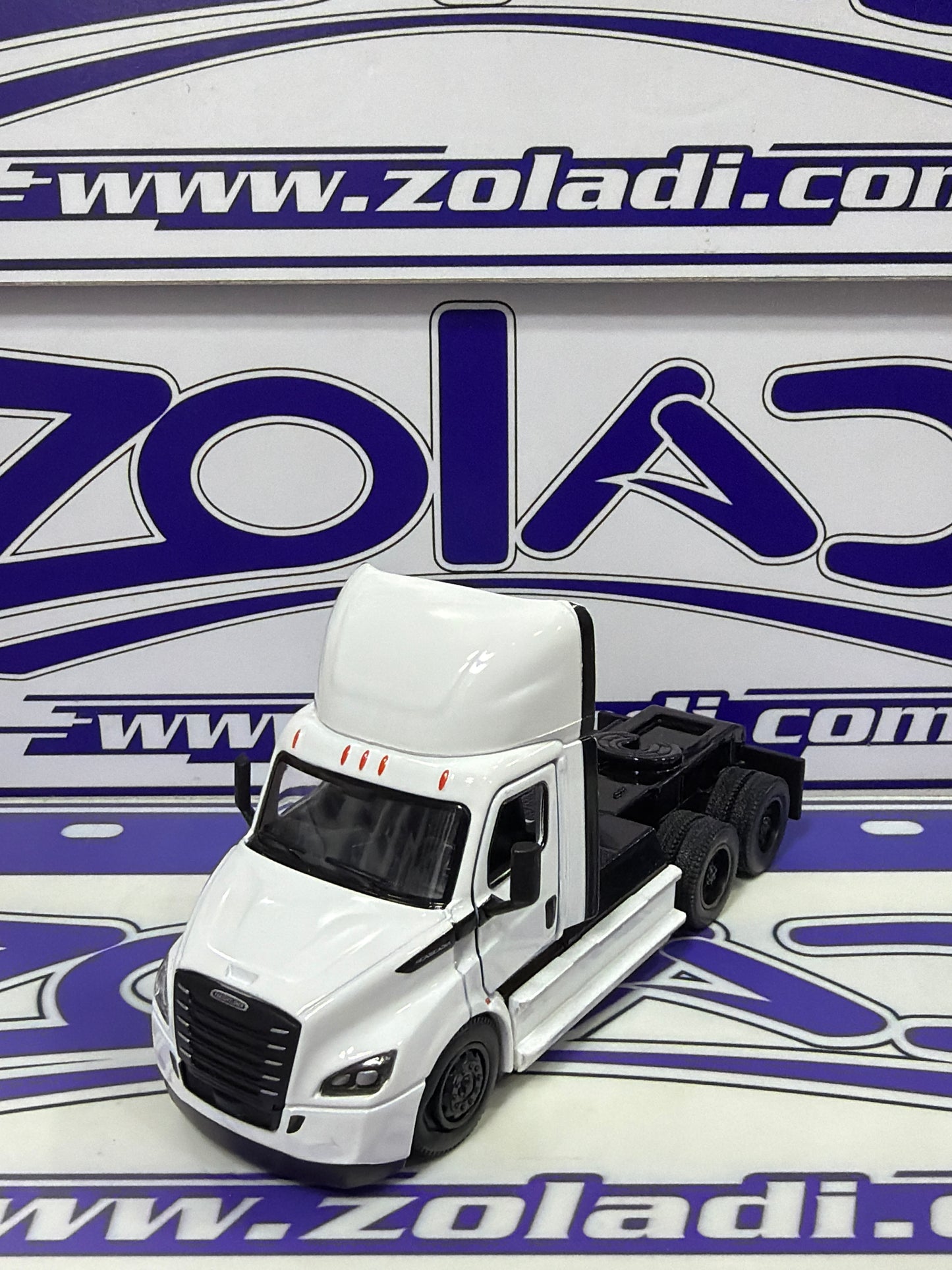 SU FREIGHTLINER CASCADIA 1/62 KINSMART