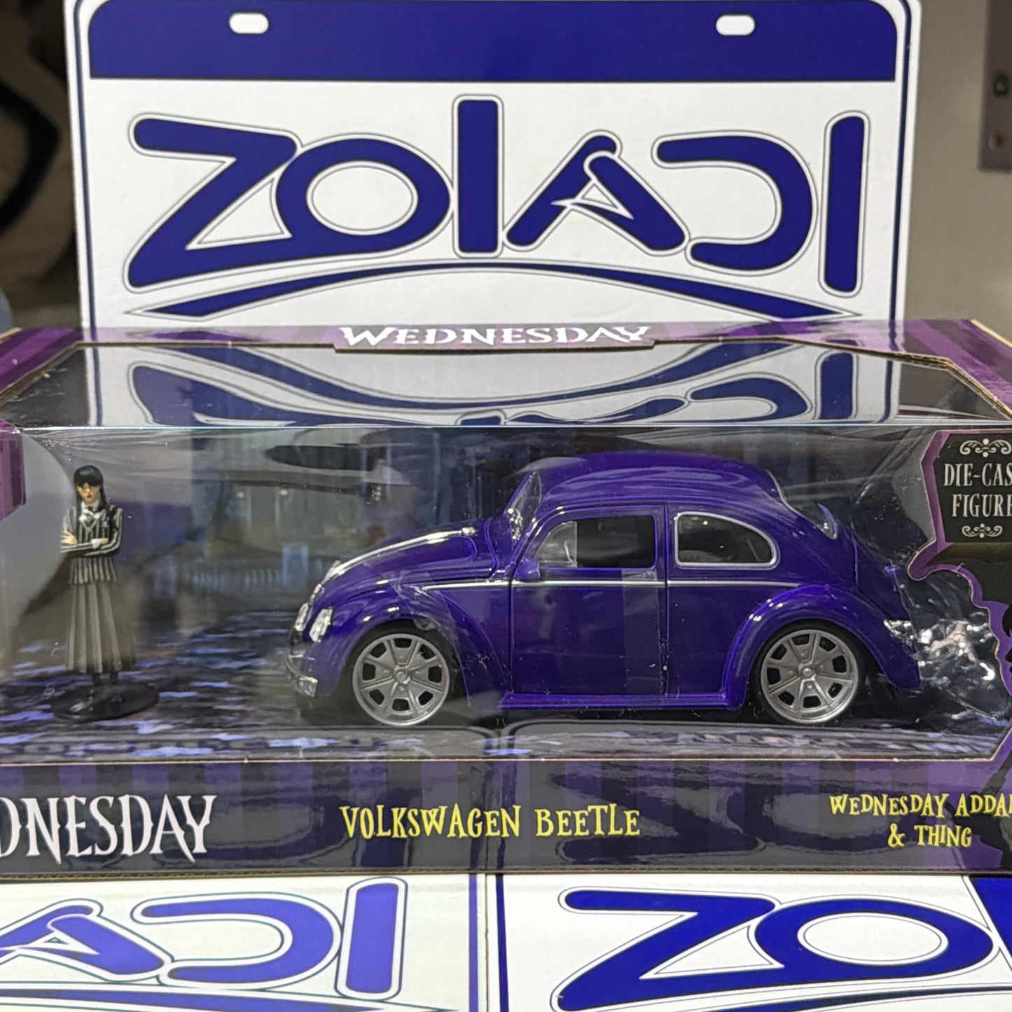 35131 VOLKSWAGEN BEETLE & WEDNESDAY ADDAMS