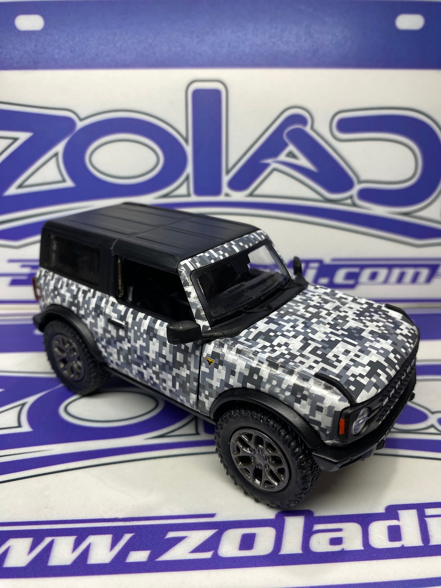 SU 2022 FORD BRONCO 1/34