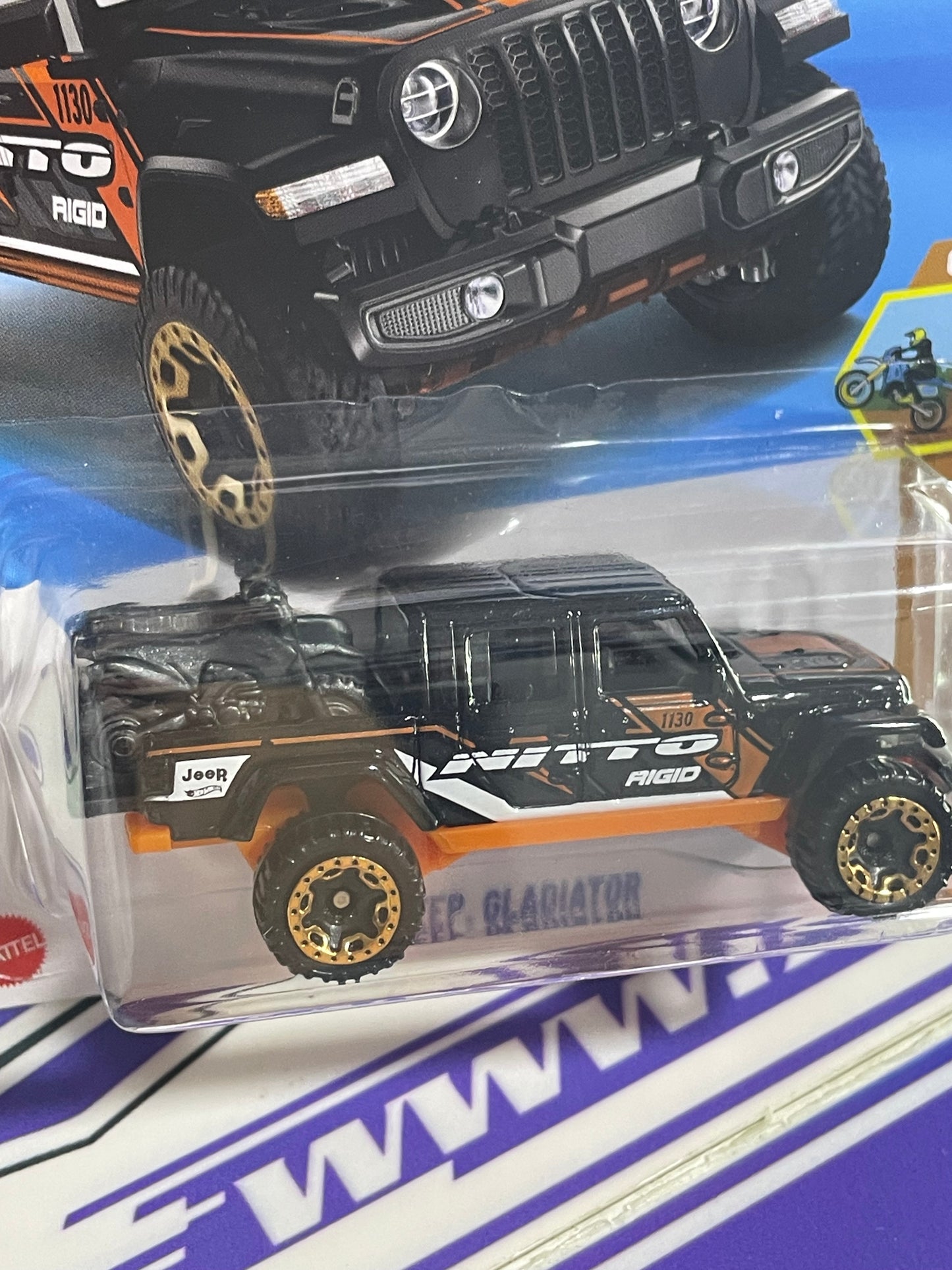 HYY71 20 JEEP GLADIATOR