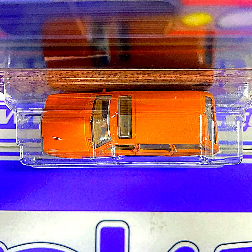 HVV36 MERCEDES BENZ W 123 WAGON