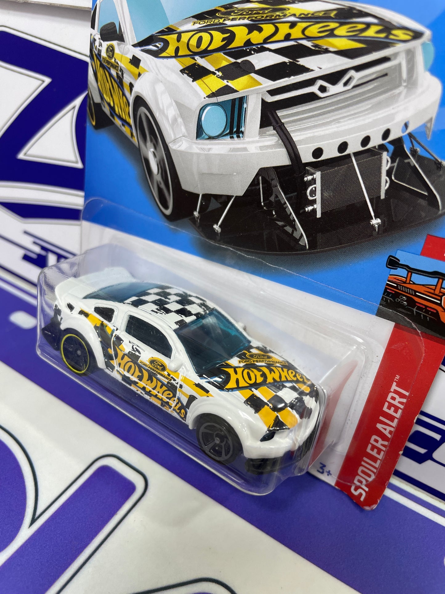 HCX88 2005 FORD MUSTANG