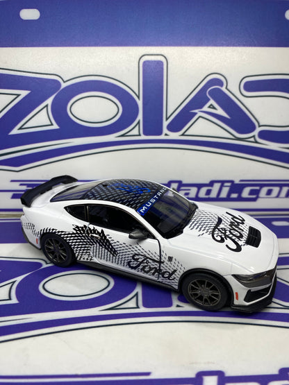 SU 2024 FORD MUSTANG DARK HORSE 1/34