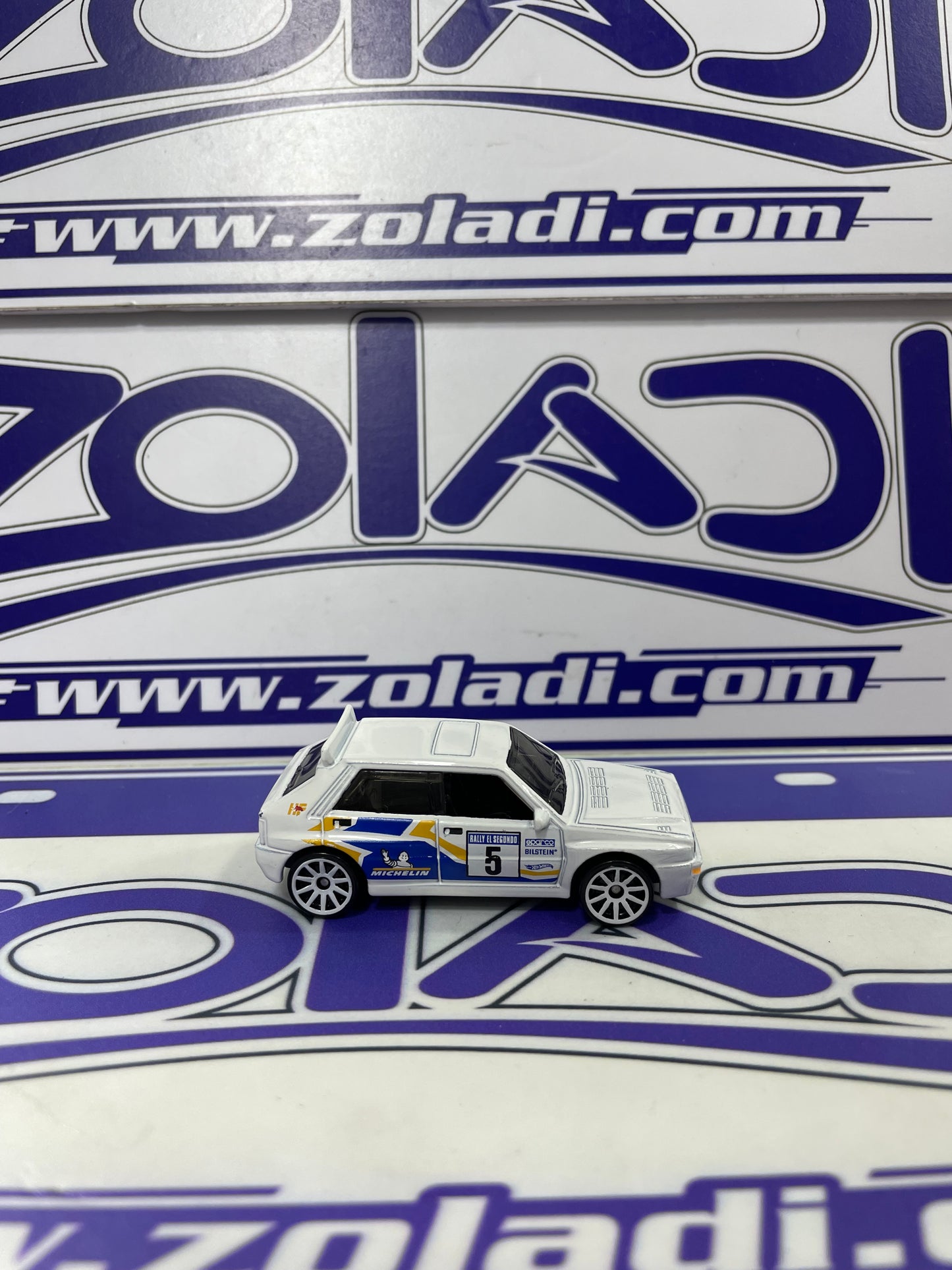 SU LANCIA DELTA INTÉGRALE