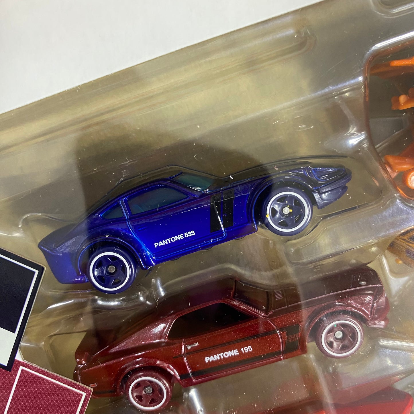 JNN67 PANTONE PACK