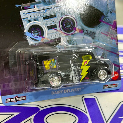 HVJ44 DAIRY DELIVERY