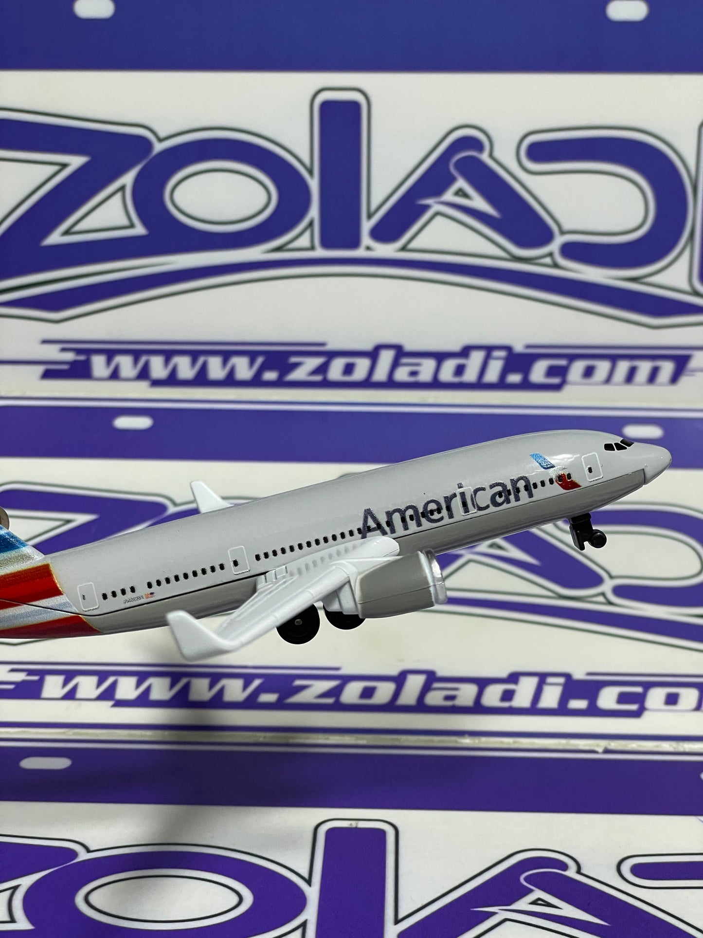 AVIÓN AMERICAN