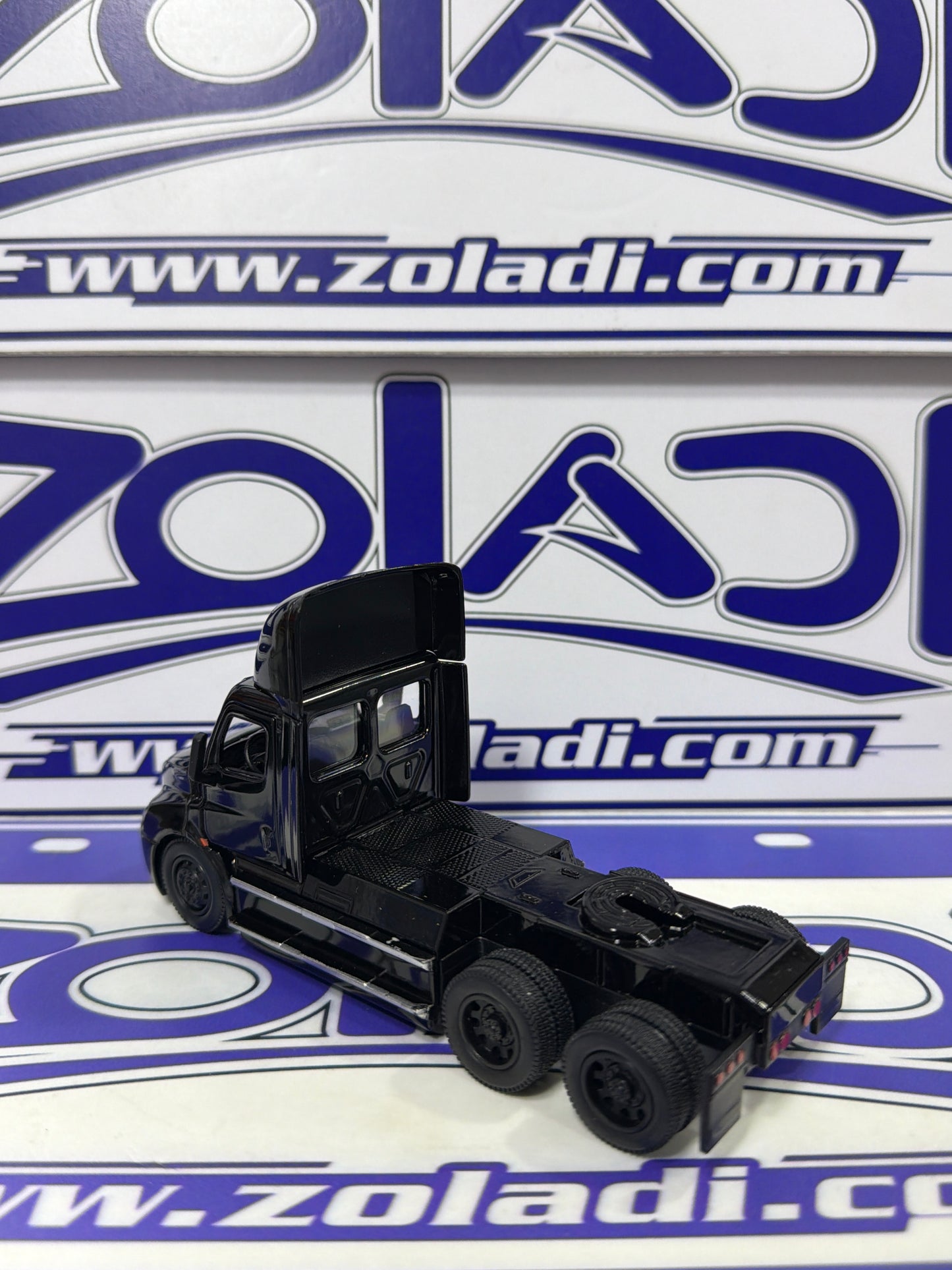 SU FREIGHTLINER CASCADIA 1/62 KINSMART