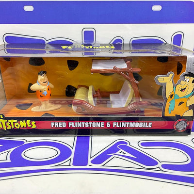 33382 1/32 FRED FLINTSTONE & FLINTMOBILE