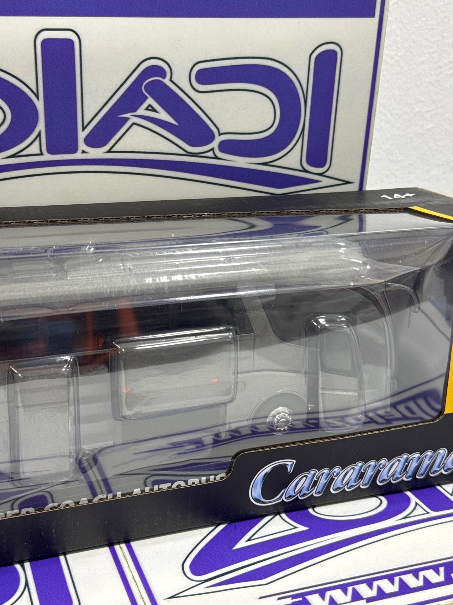 57702 SUPER COACH AUTOBUS CARARAMA 1/50