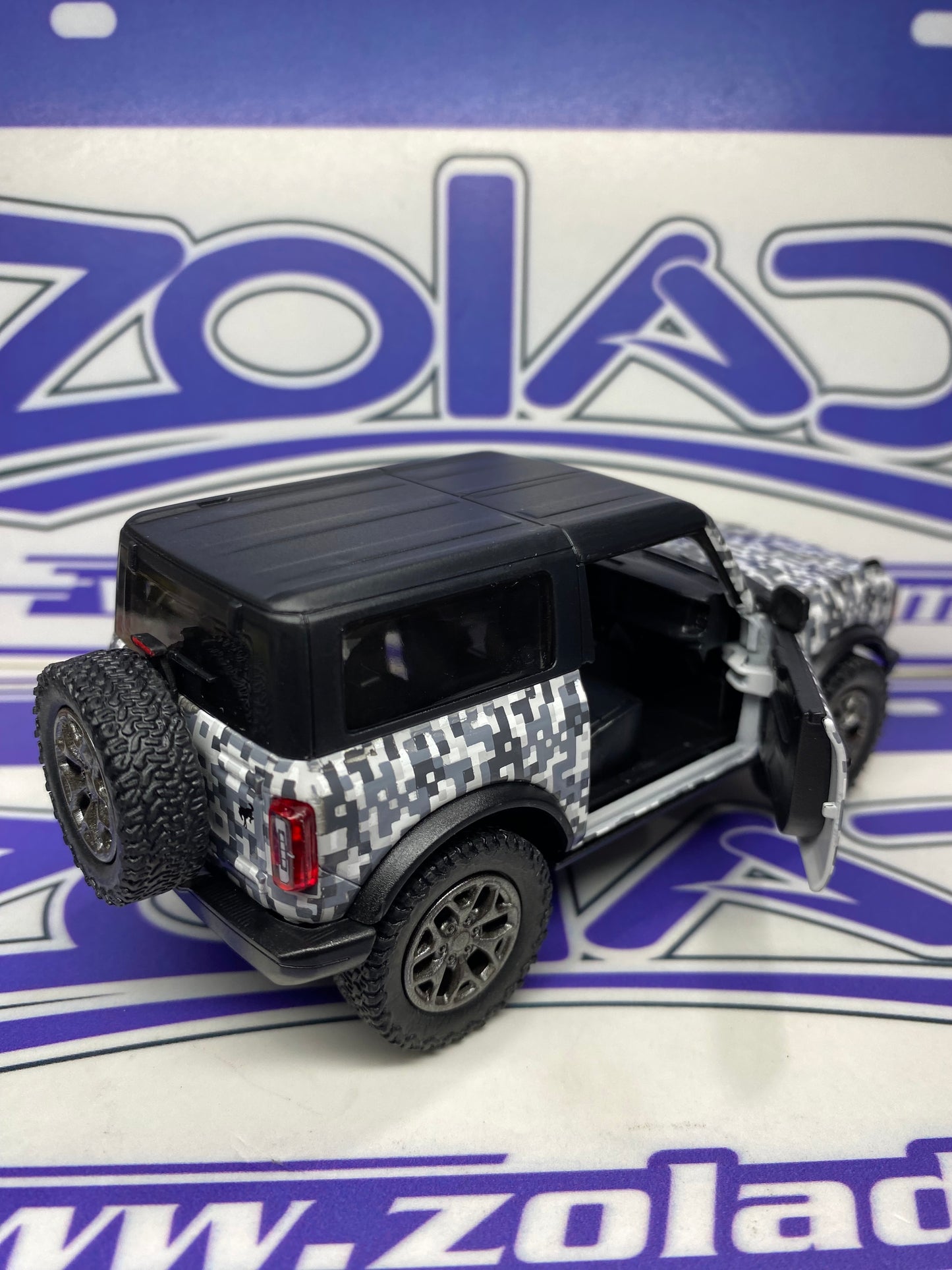 SU 2022 FORD BRONCO 1/34