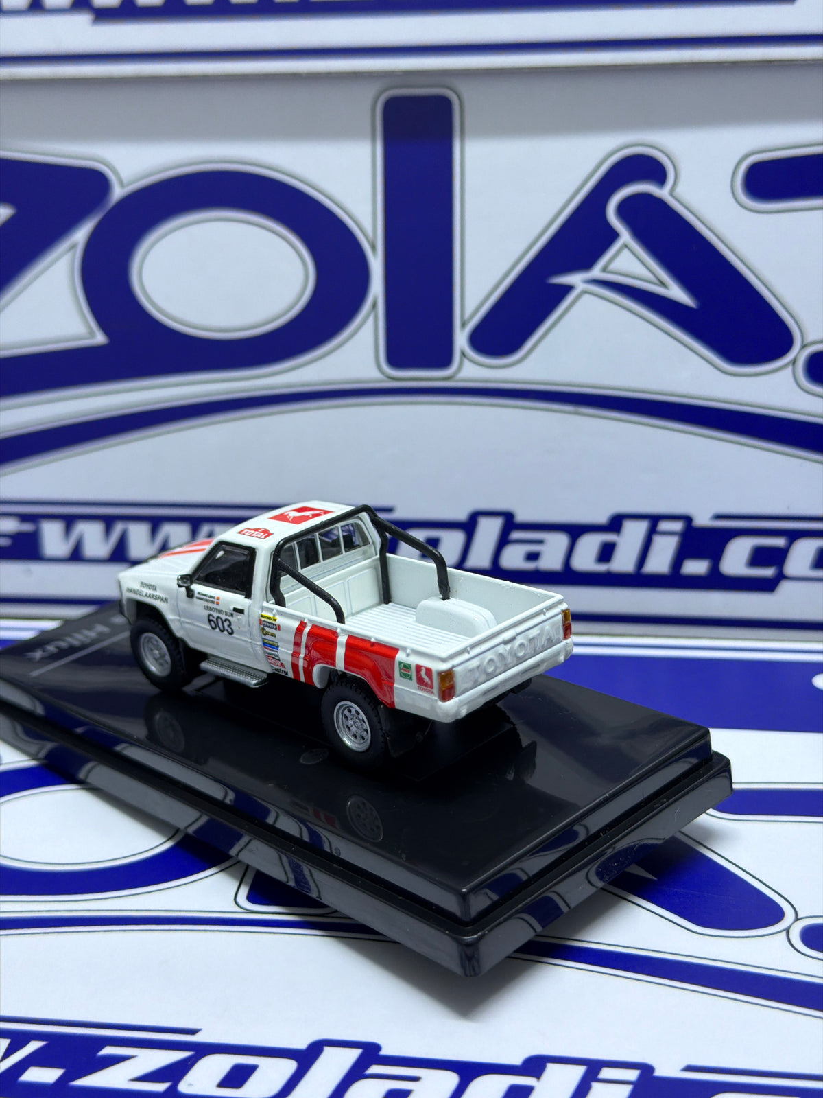 TOYOTA HILUX 1993 ROOF OF ÁFRICA PARA64