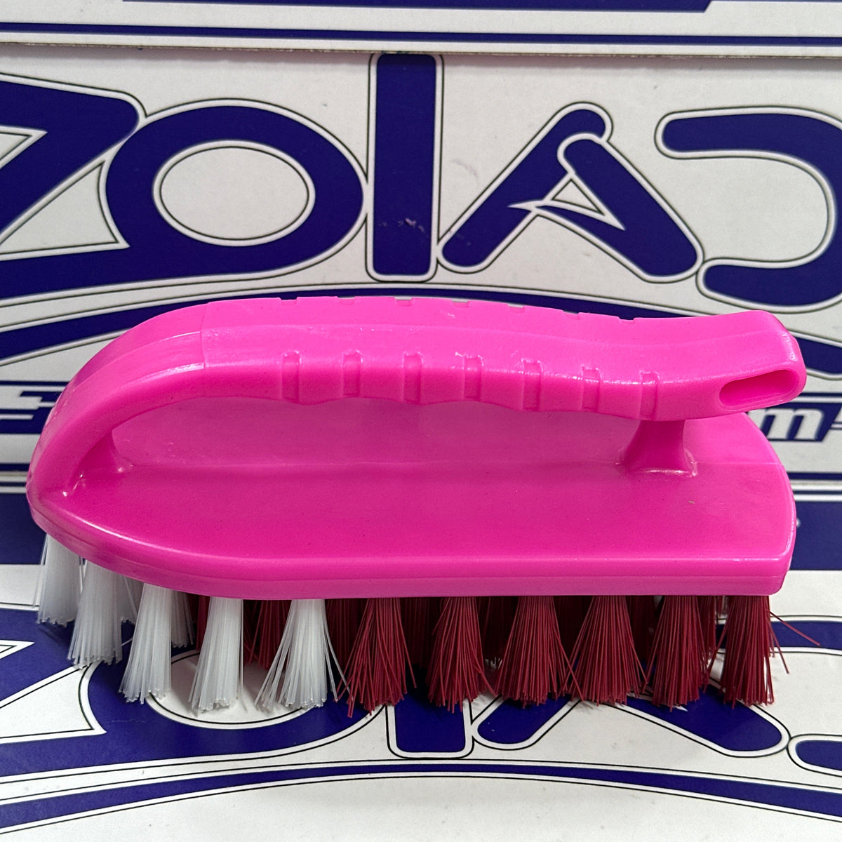 ESCOBILLA CON ASA PARA LAVAR