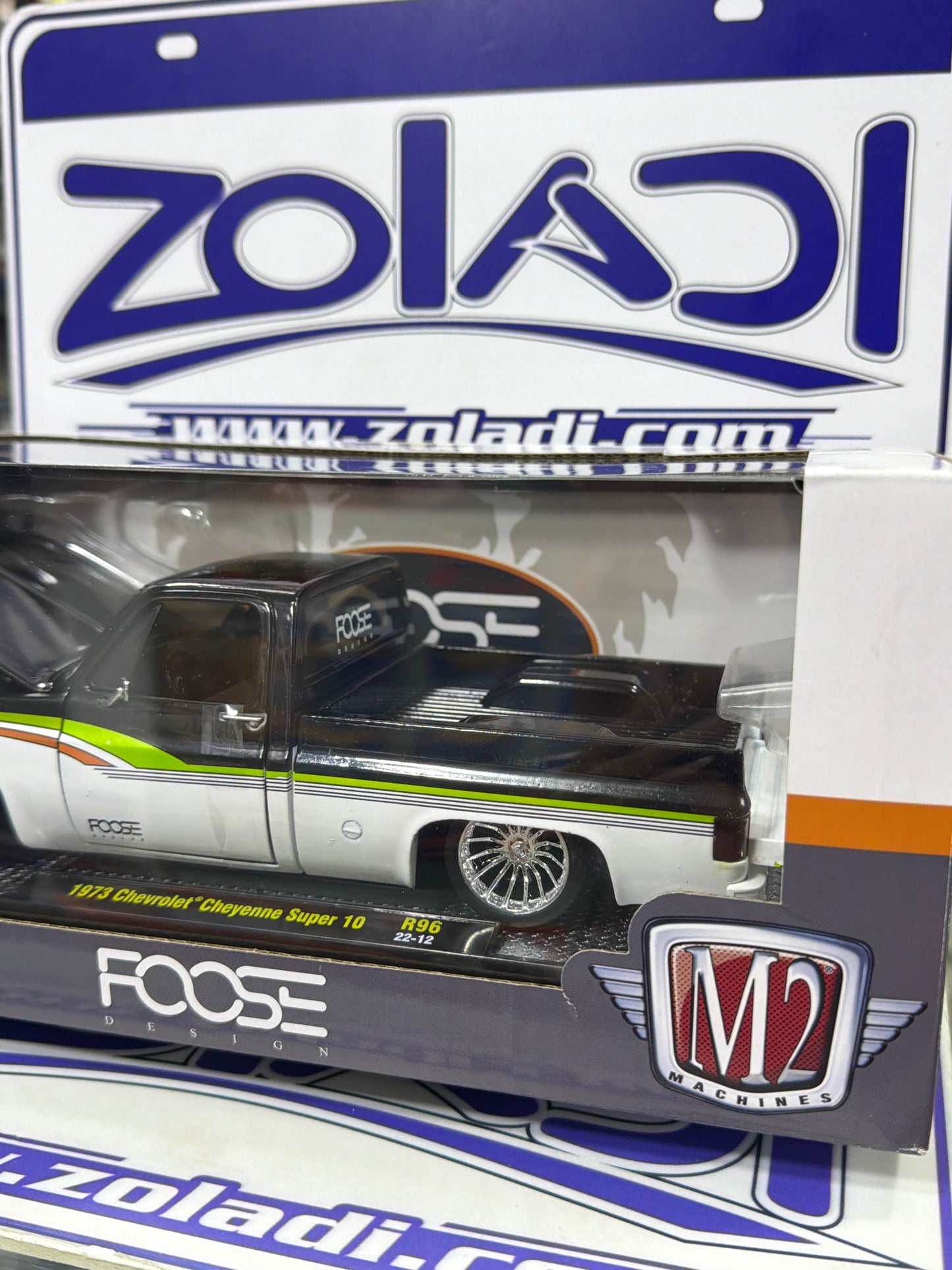 40300 CHEVROLET CHEYENNE SUPER 10 1/24 M2