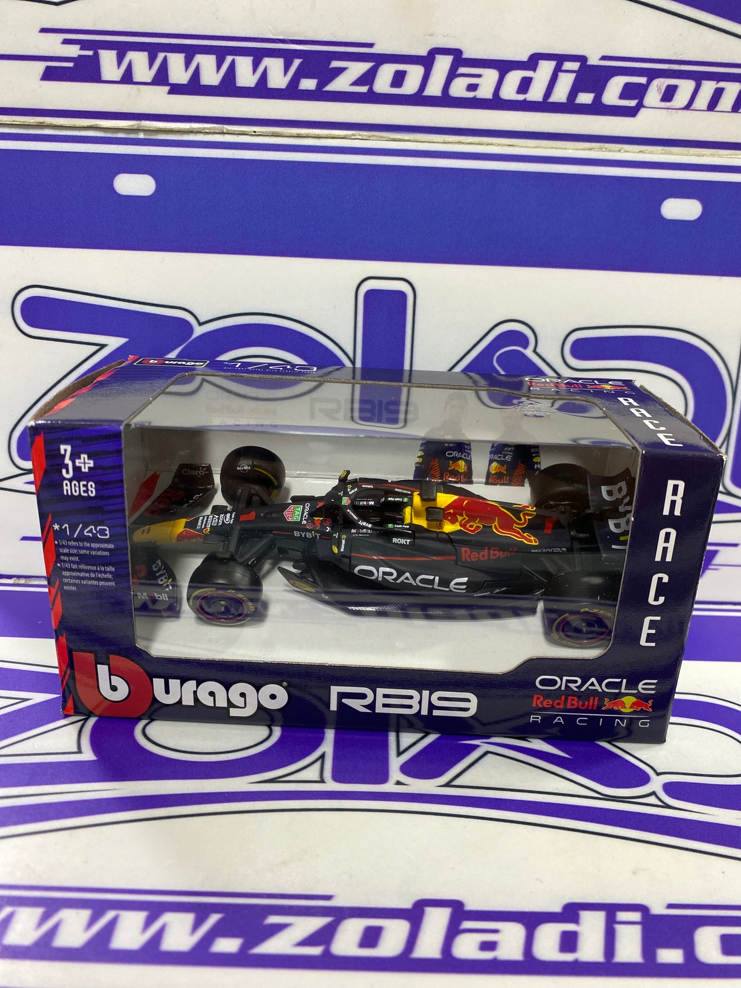 38082 RB19 MAX VERSTAPPEN 1# RED BULL (SIN ACRILICO SIN CASCO)