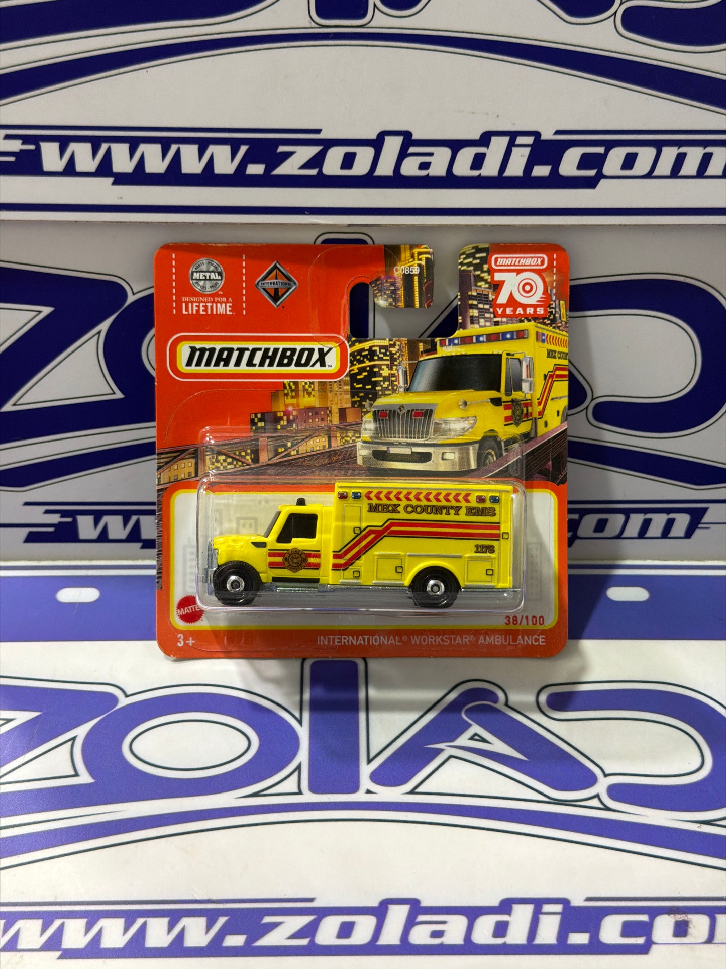 HLD08 INTERNATIONAL WORKSTAR AMBULANCE