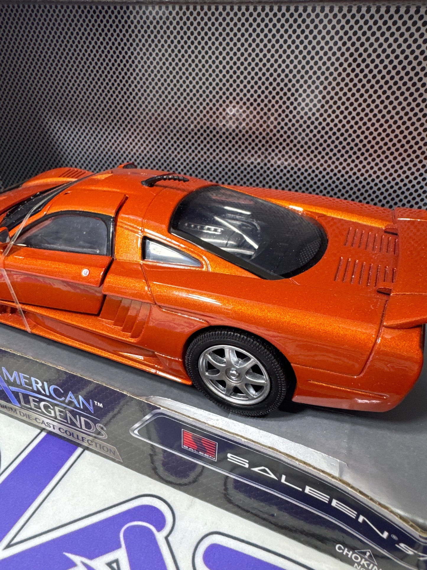 73279 SALEEN S7 MOTOR MAX 1/24