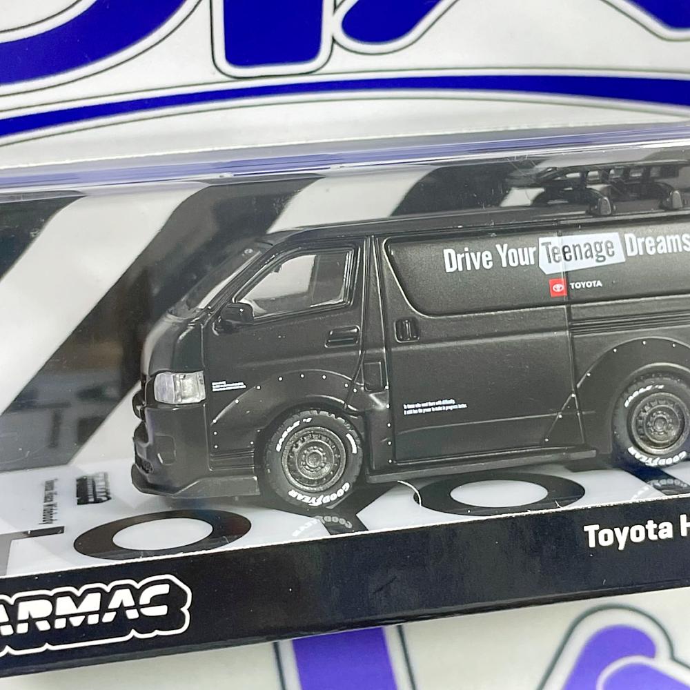 TARMAC TOYOTA HIACE WIDEBODY