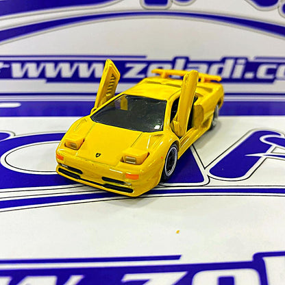 SU TOMICA LAMBORGHINI DIABLO SV