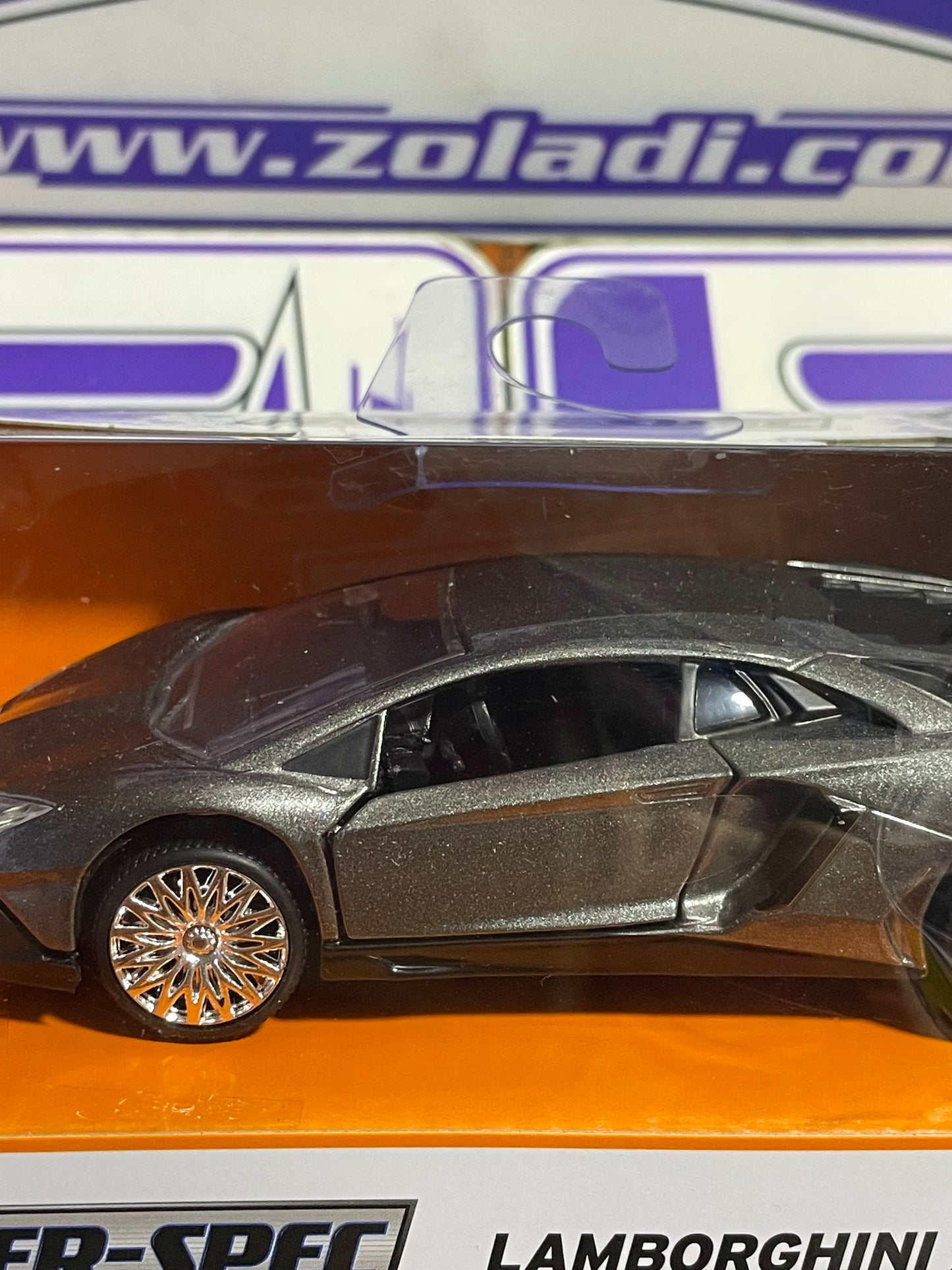 24080 1/32 LAMBORGHINI AVENTADOR SV