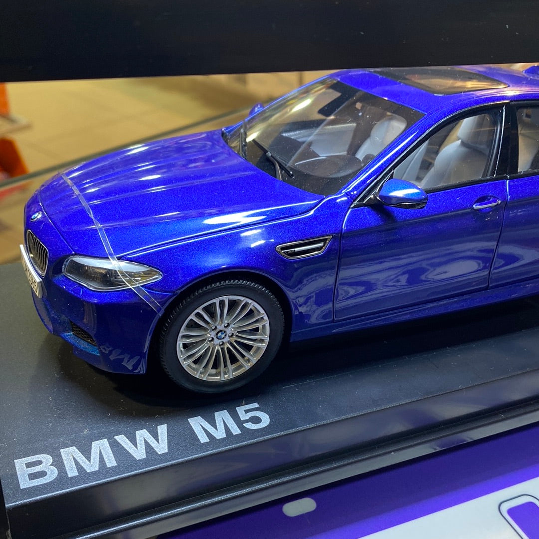 BMW M5 1/18