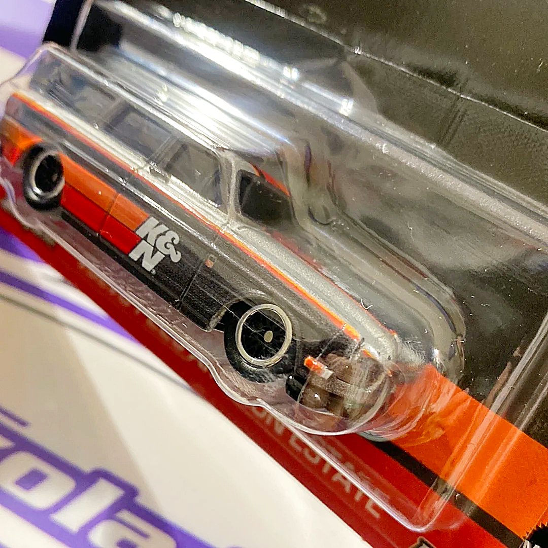 HKD07 VOLVO P220 AMAZON