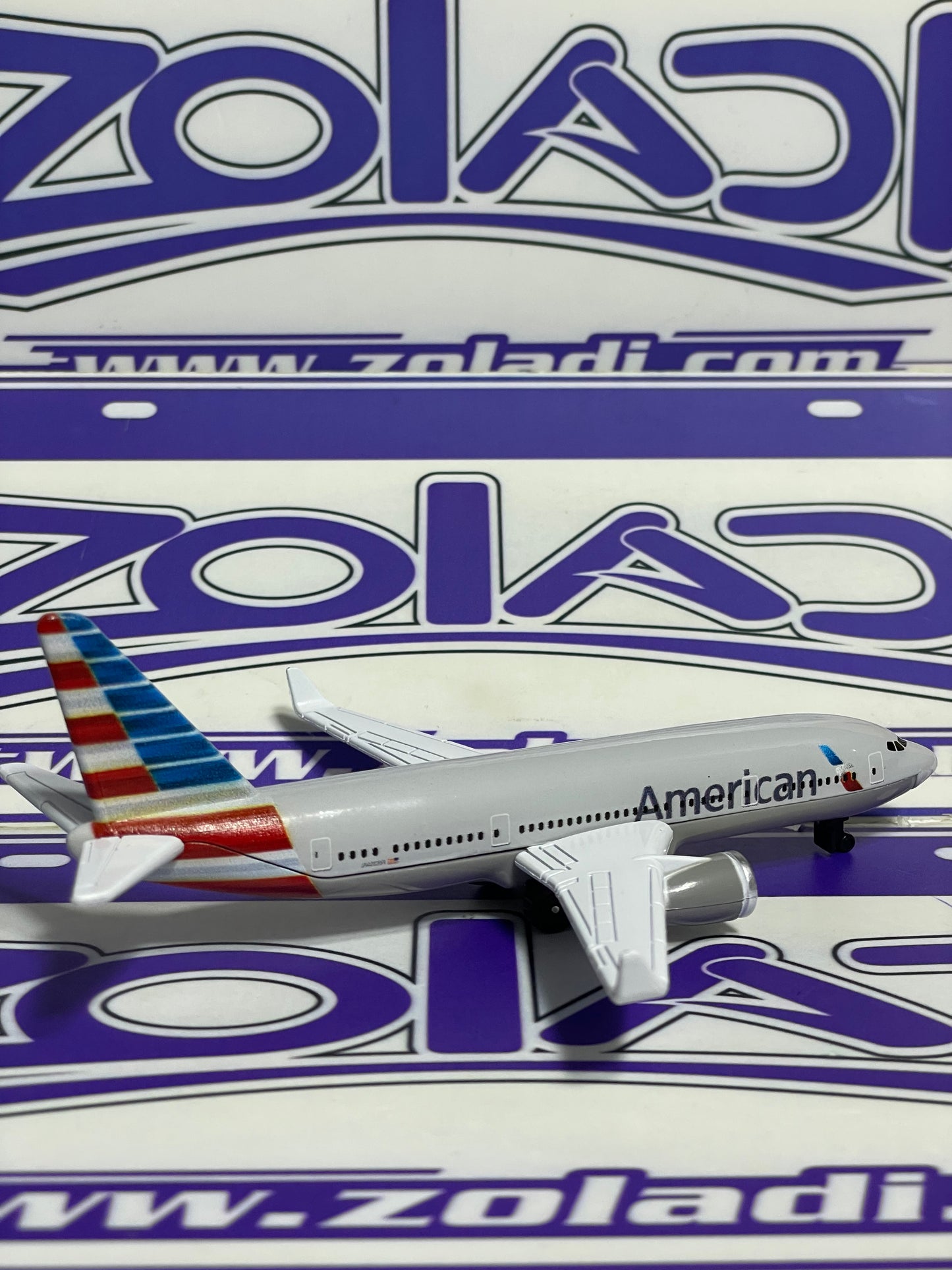 AVIÓN AMERICAN