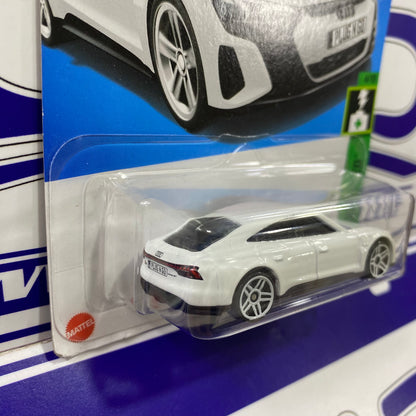 HTB81 AUDI RS E TRON