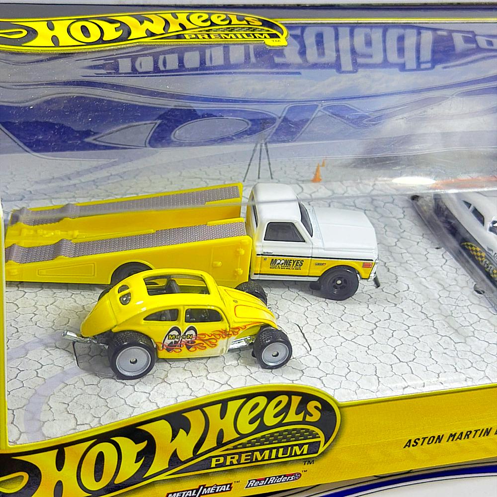 JHW45 DIORAMA MOONEYES FORD VOLKSWAGEN BEETLE ASTON MARTIN DB4GT Y CHEVY RAMP TRUCK