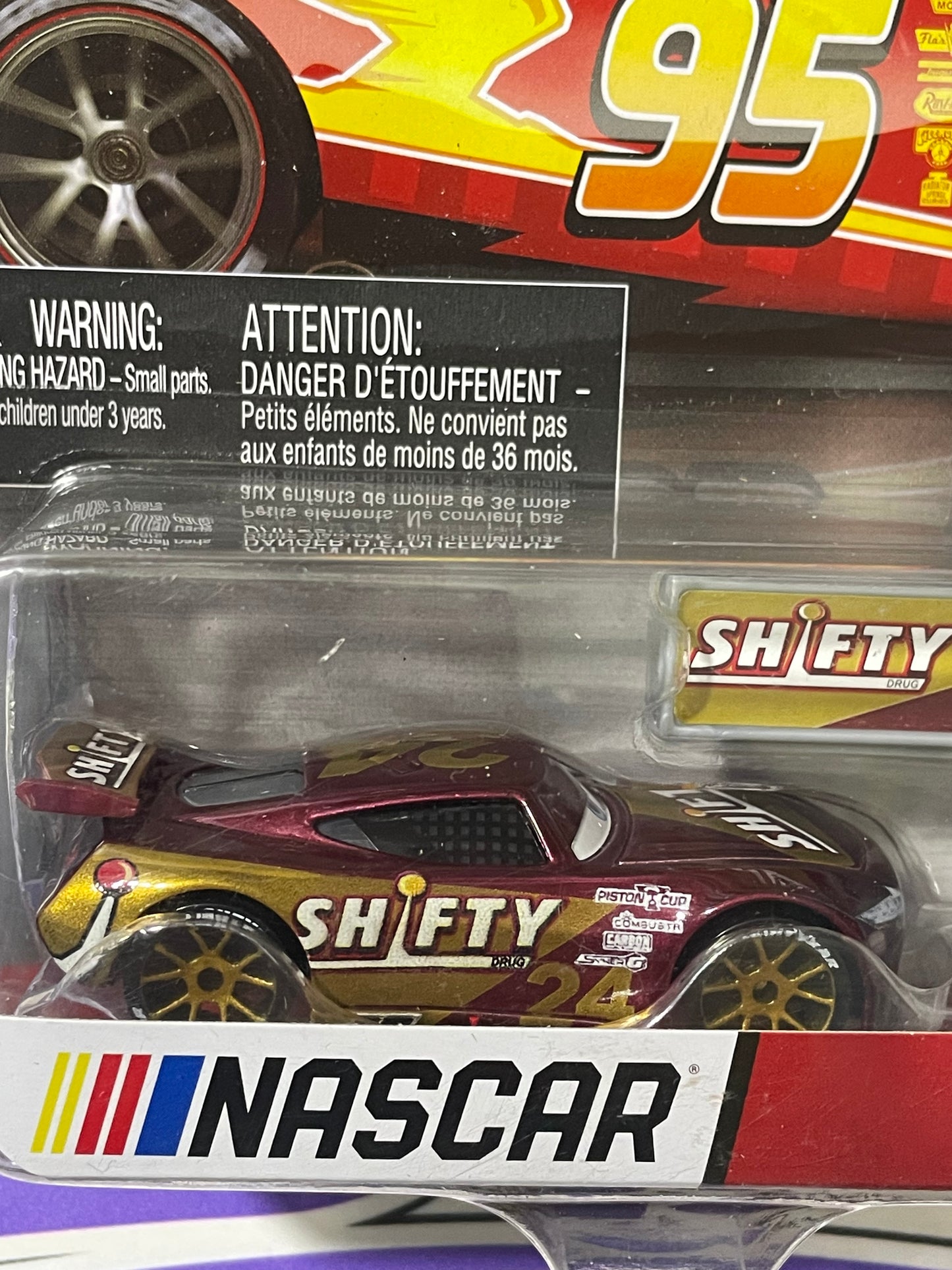 HXW37 SHIFTY