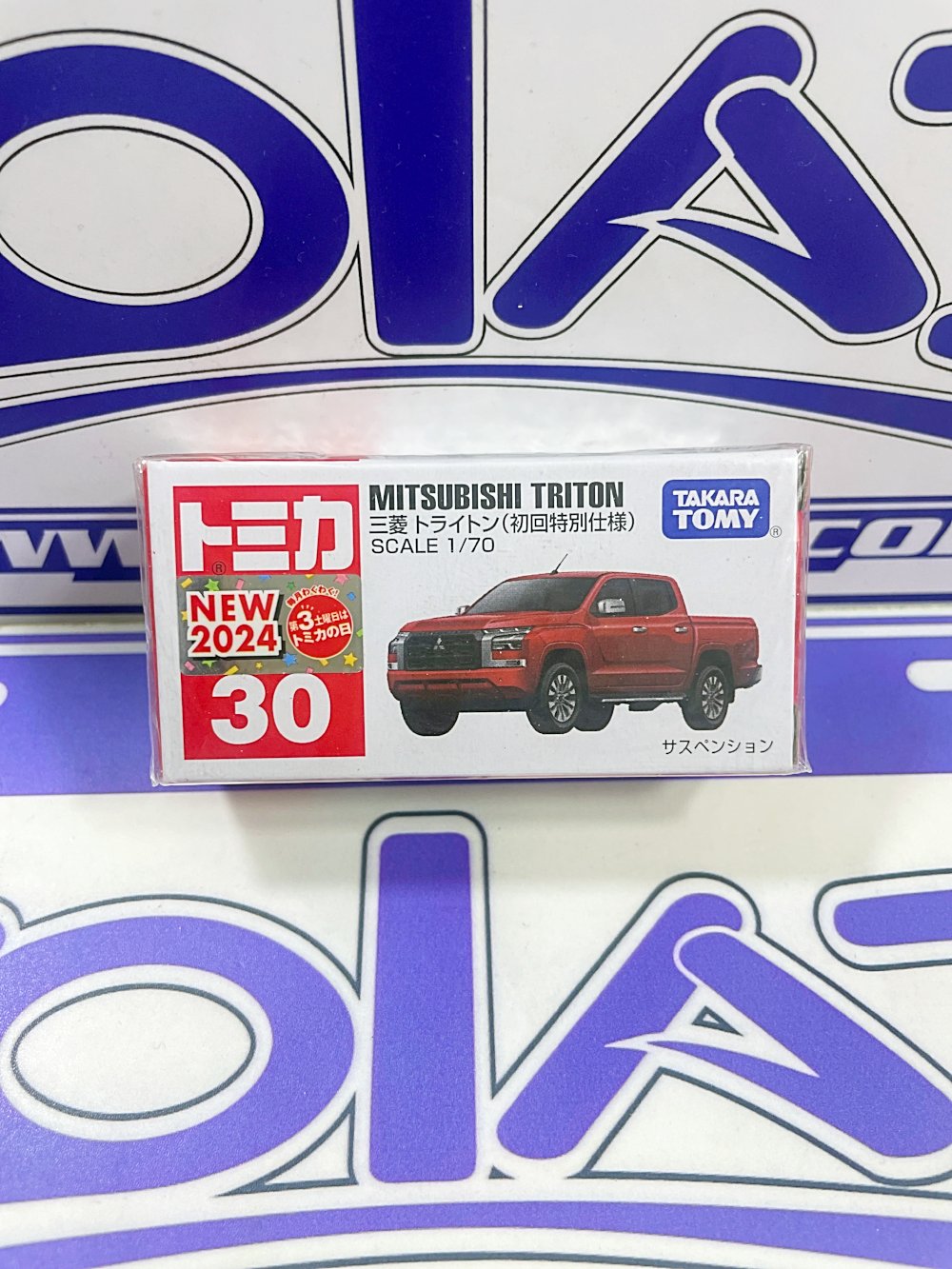 TOMICA MITSUBISHI TRITÓN