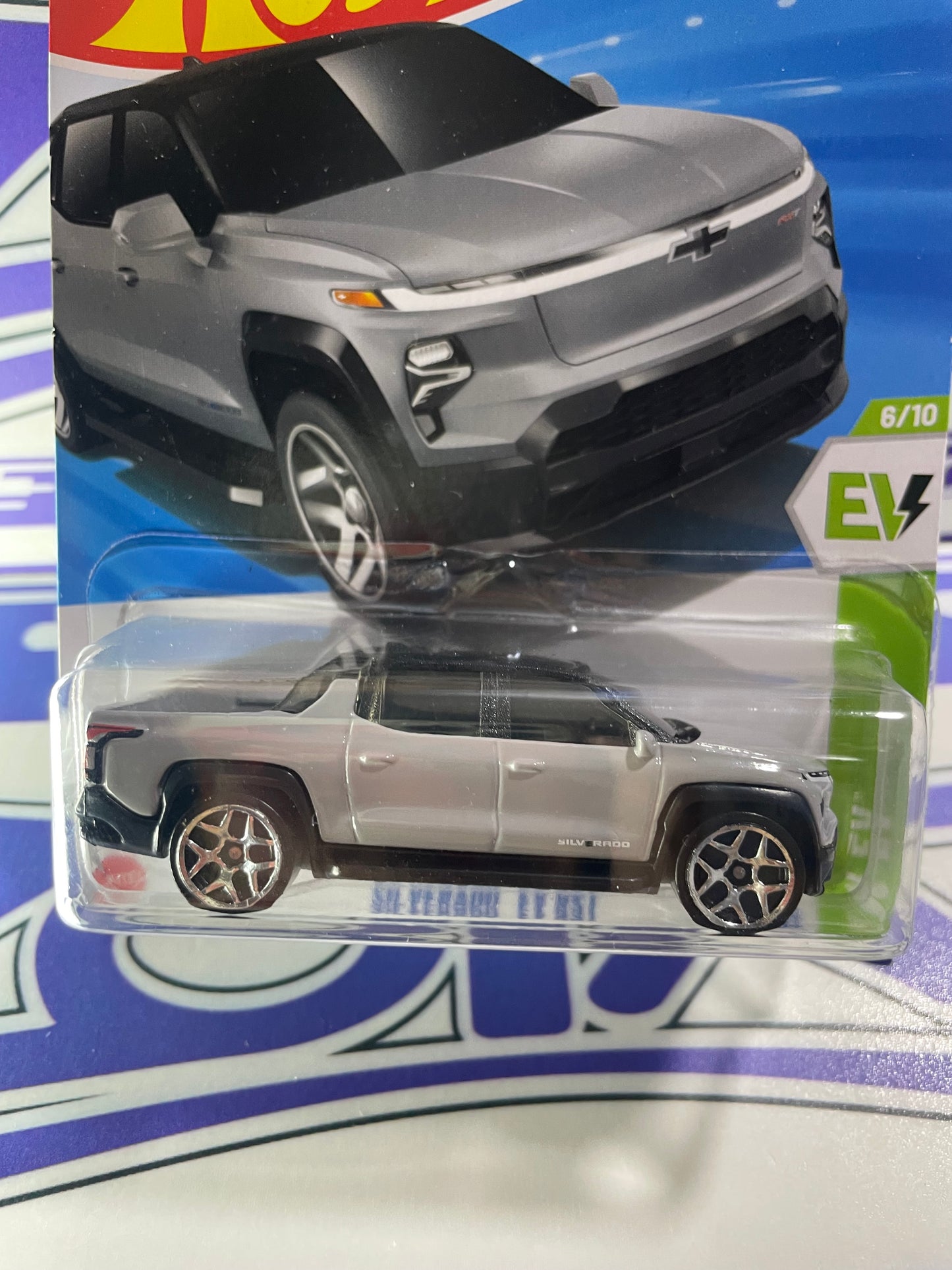 HYX30 SILVERADO EV RST