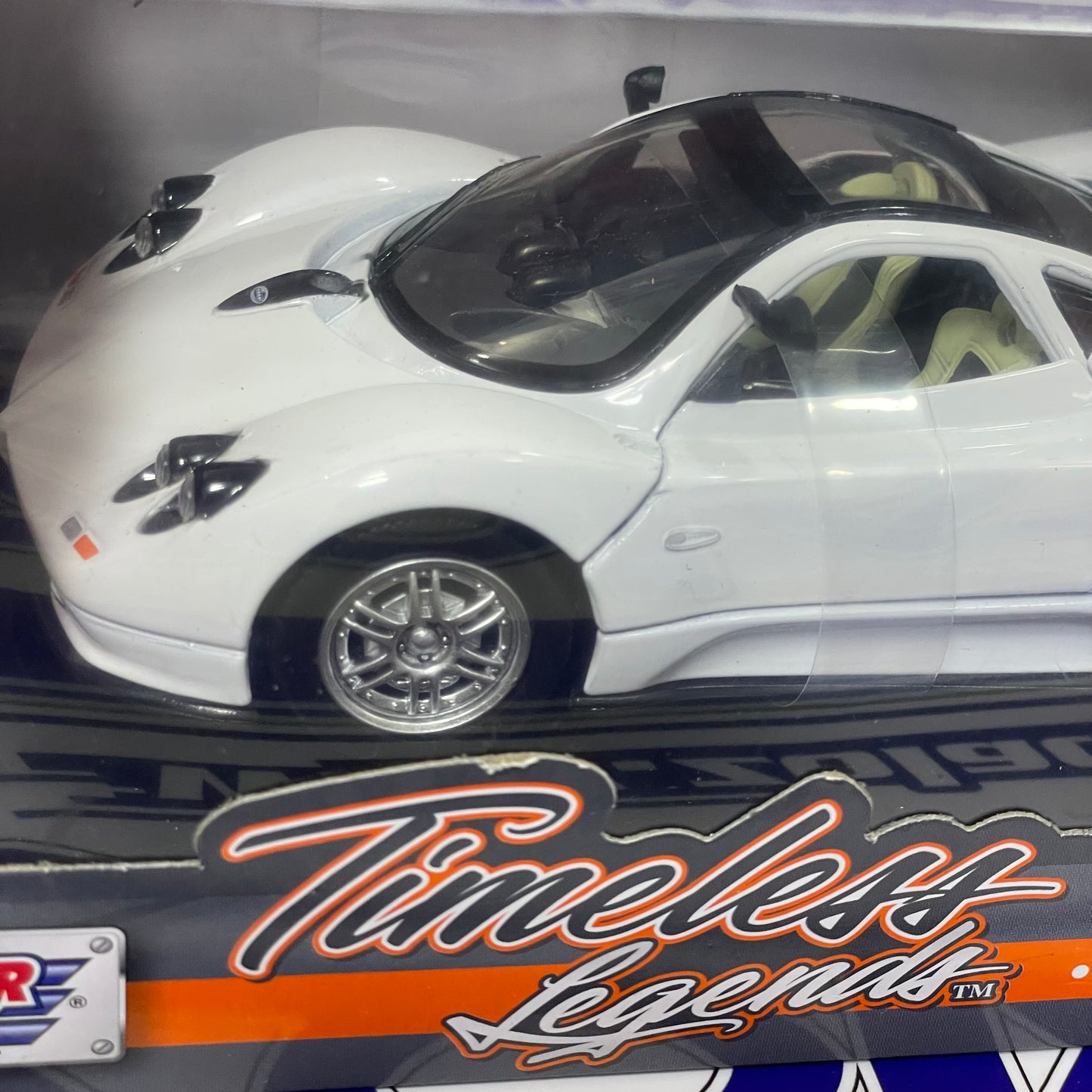 1/24 PAGANI ZONDA C12