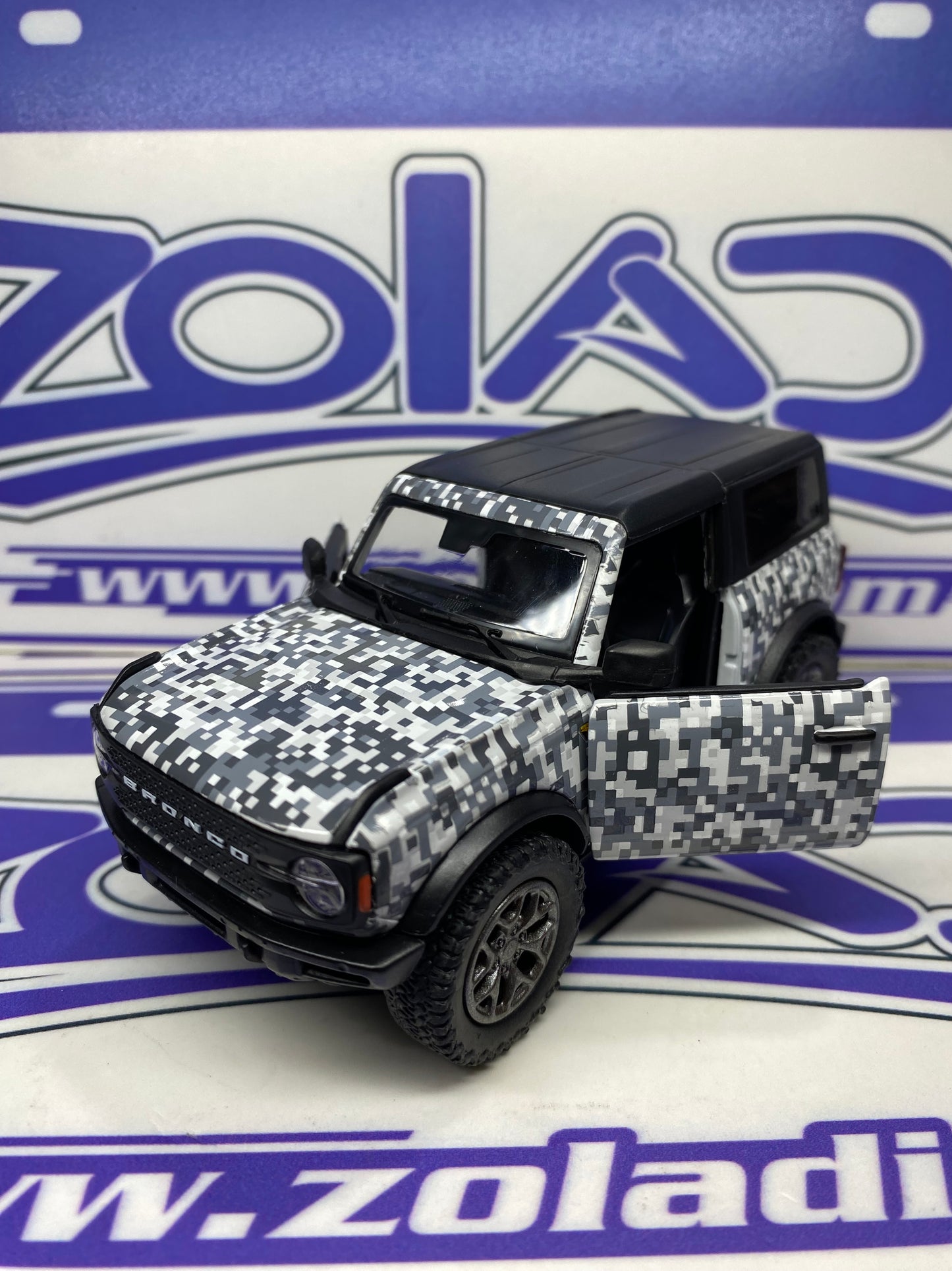 SU 2022 FORD BRONCO 1/34