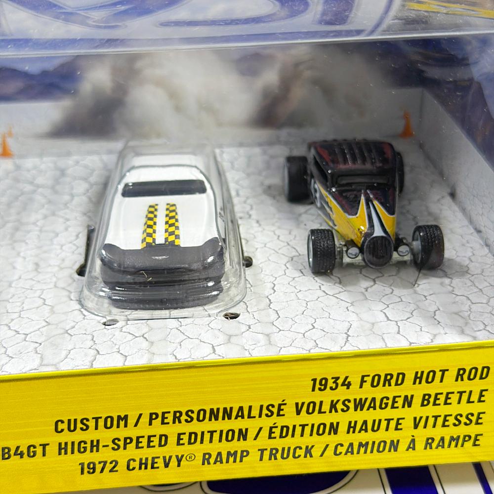 JHW45 DIORAMA MOONEYES FORD VOLKSWAGEN BEETLE ASTON MARTIN DB4GT Y CHEVY RAMP TRUCK