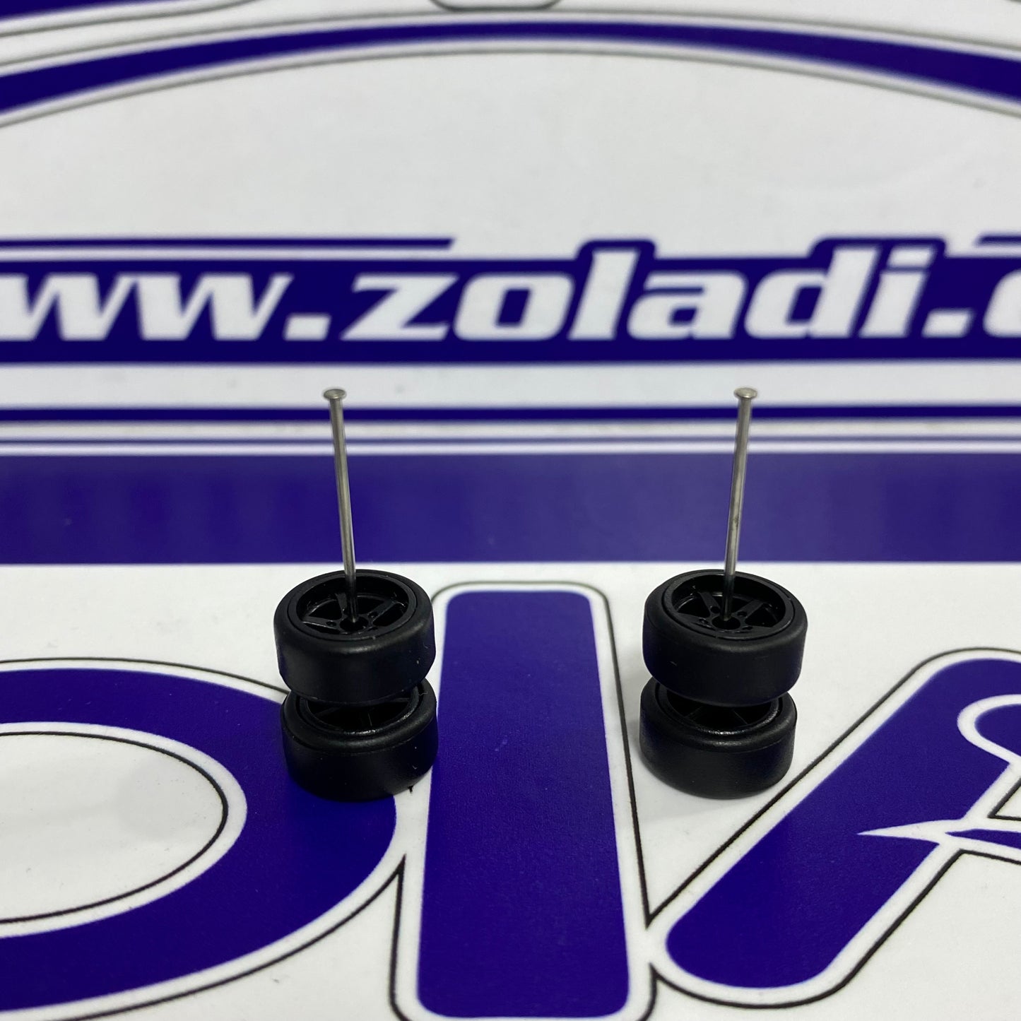 SET DE 4 LLANTAS DE GOMA MODEL No 07