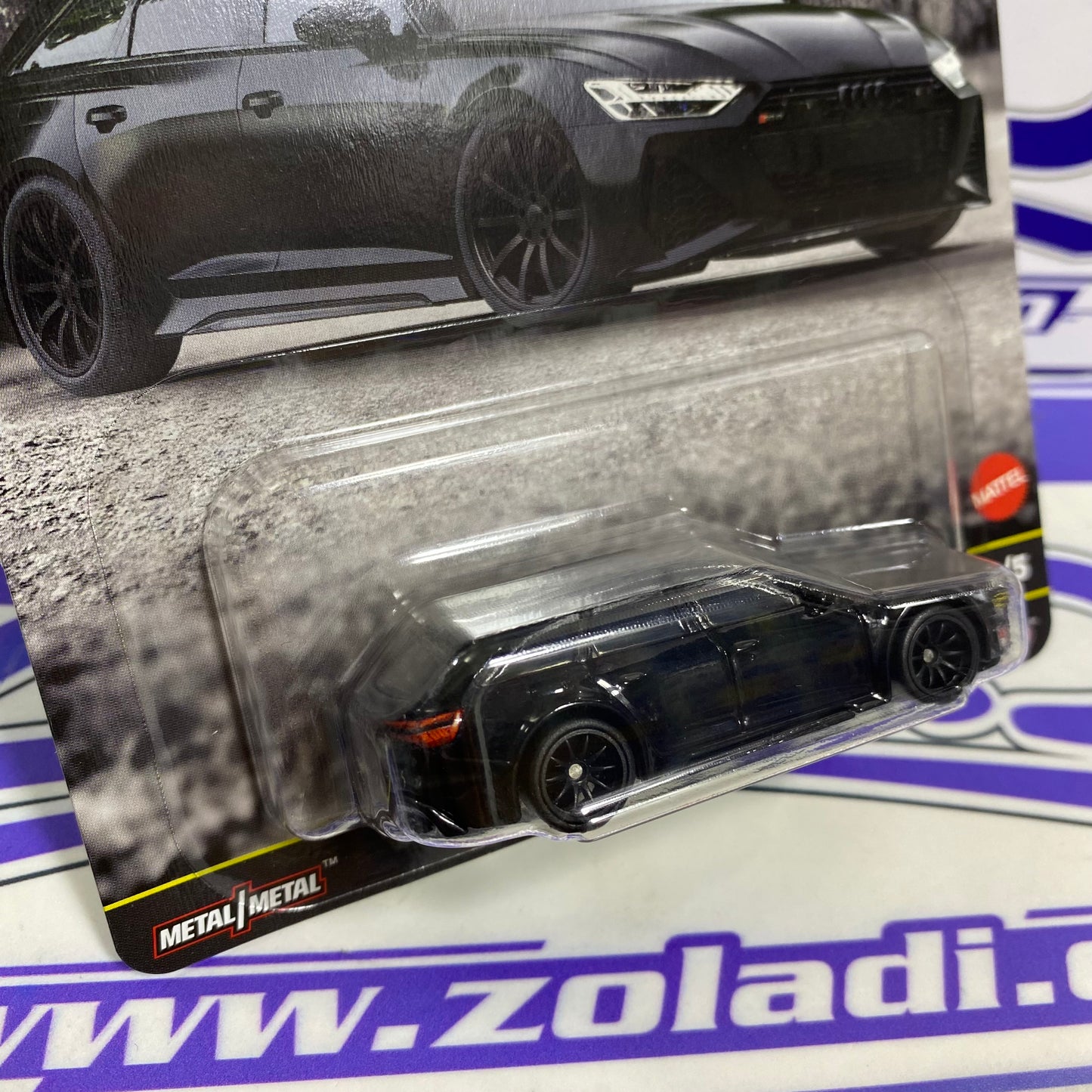 JBK71 AUDI RS 6 AVANT CHASE