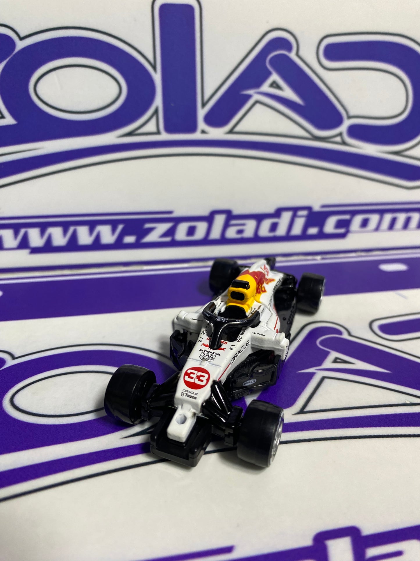 TOMICA RED BULL RACING RB16
