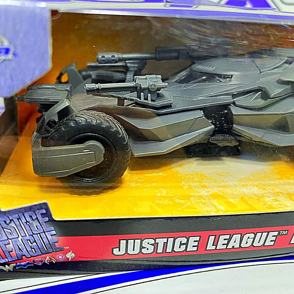 99230 1/32 JUSTICE LEAGUE BATMOBILE