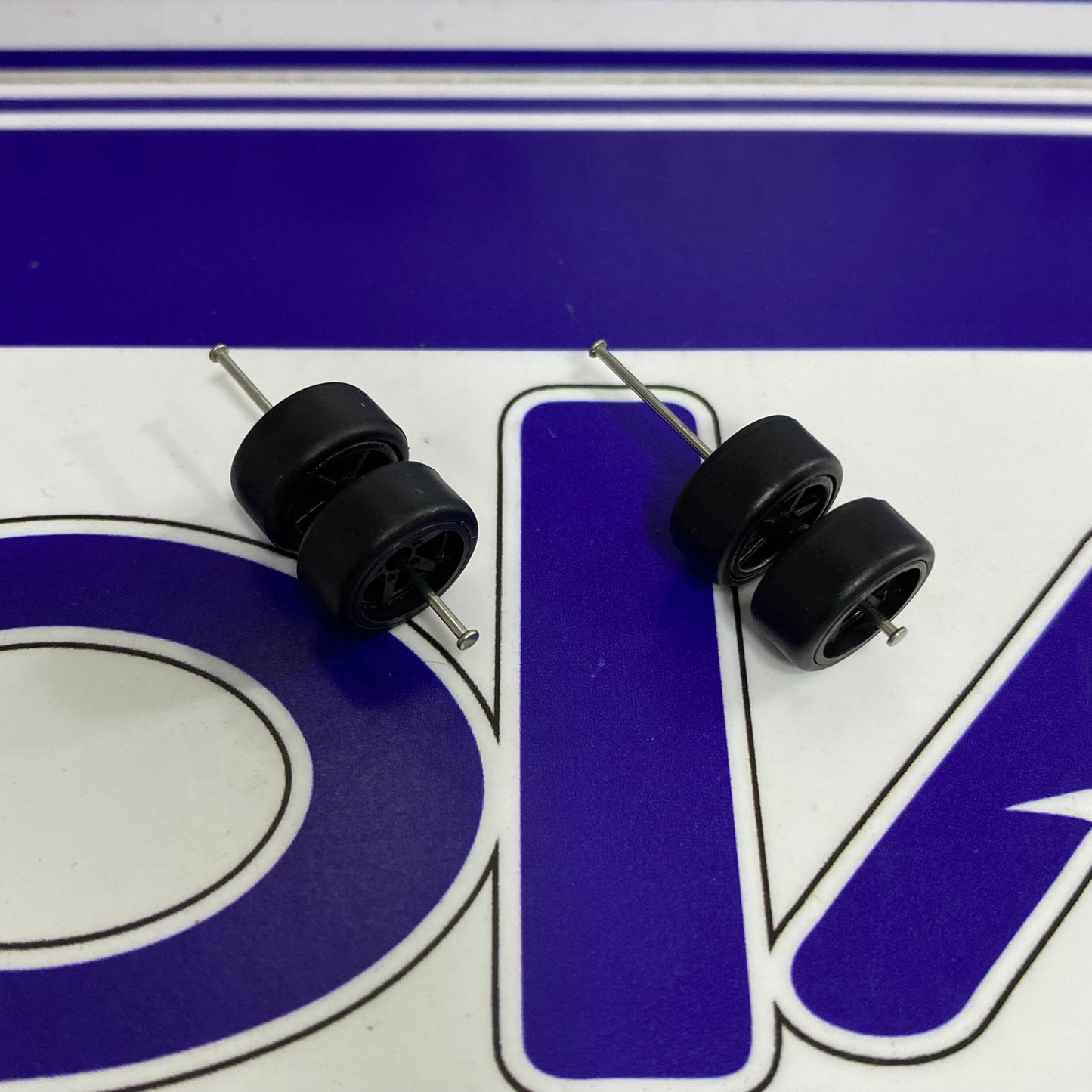 SET DE 4 LLANTAS DE GOMA MODEL No 07