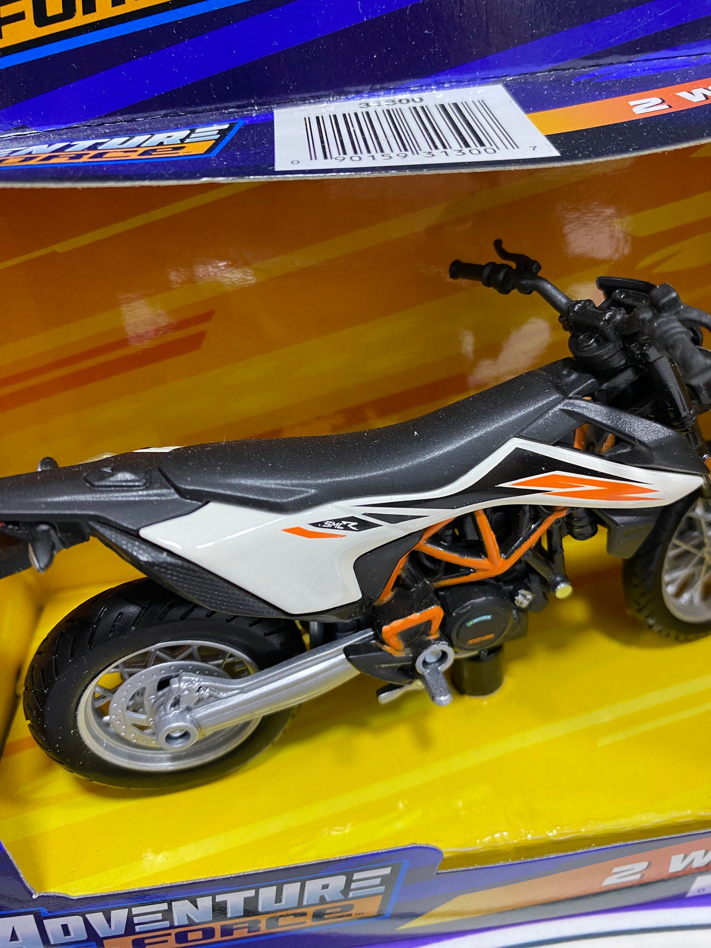12420 1/18 KTM DUKE 690 ENDURO