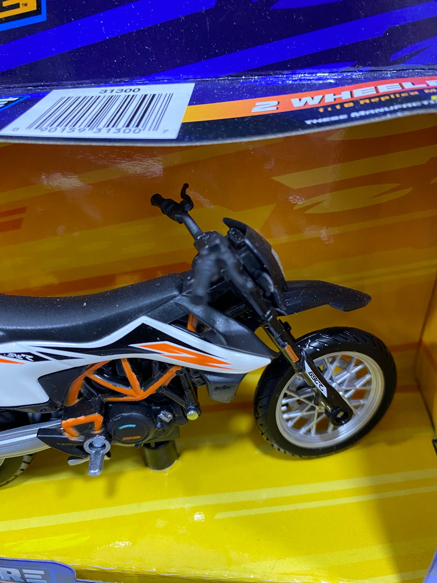 12420 1/18 KTM DUKE 690 ENDURO