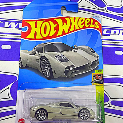 HRY83 PAGANI UTOPIA