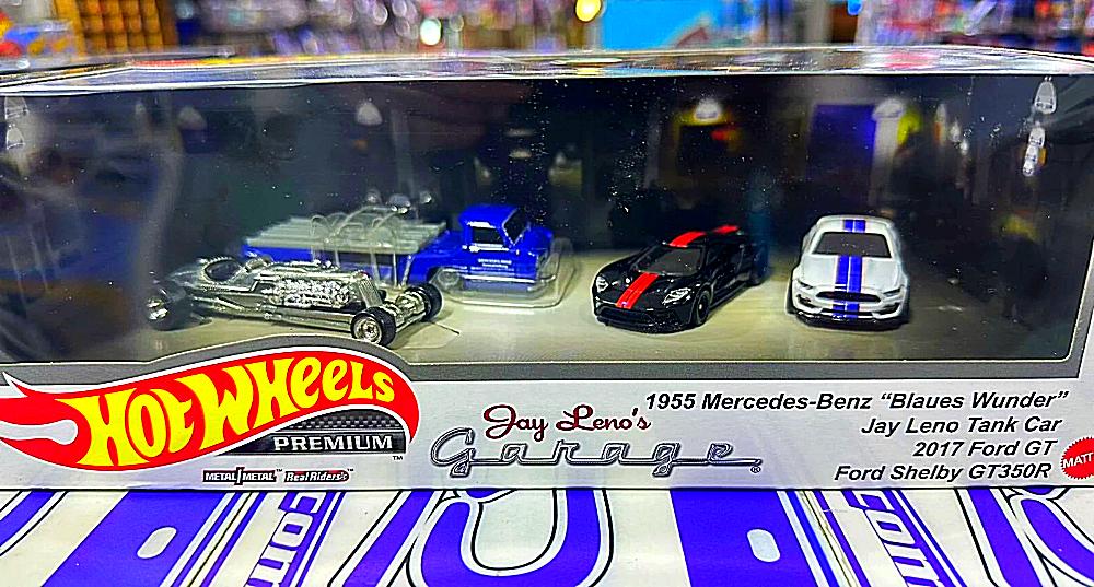 HKC17 GAY LEONS GARAGE